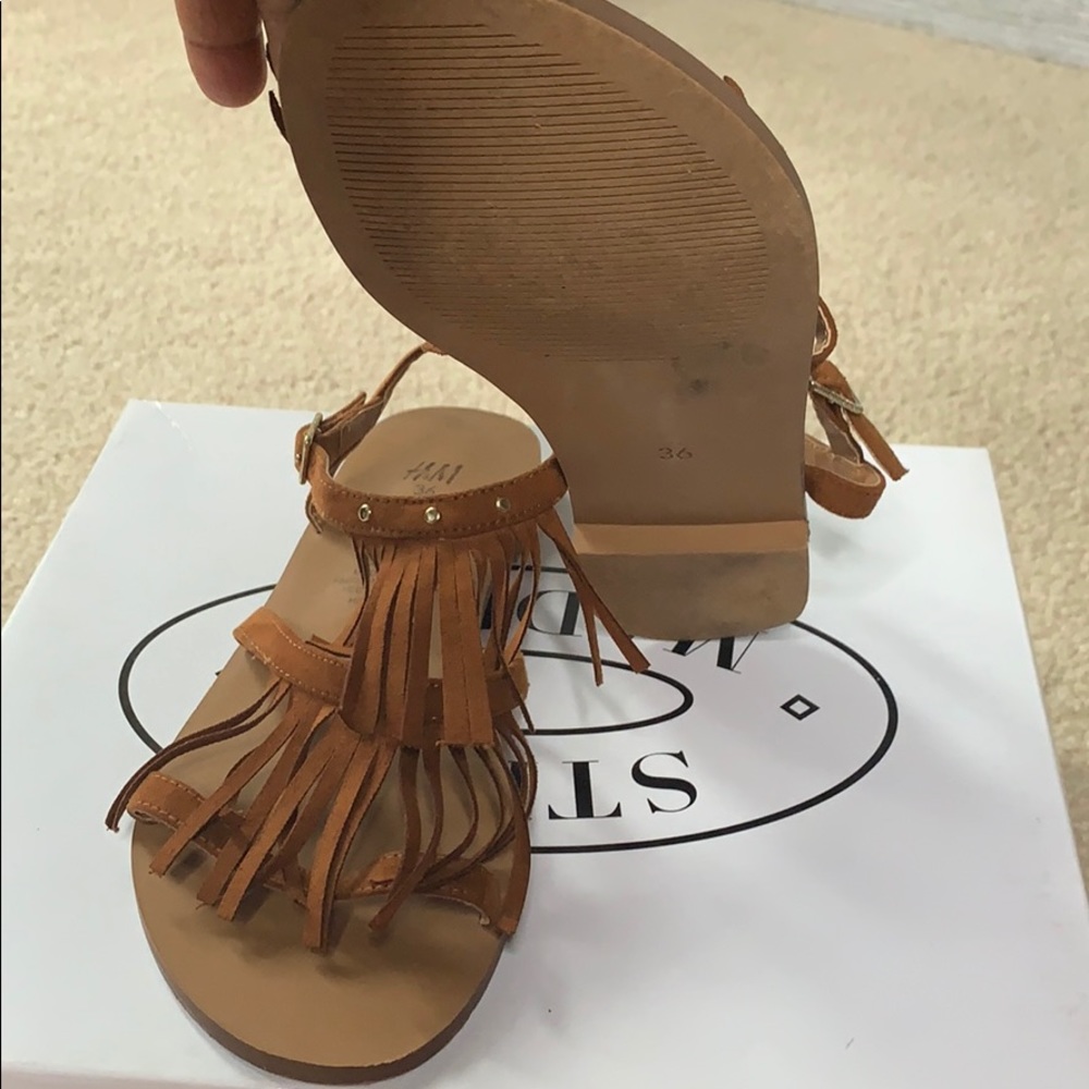 Sandals - Picture 2 of 3